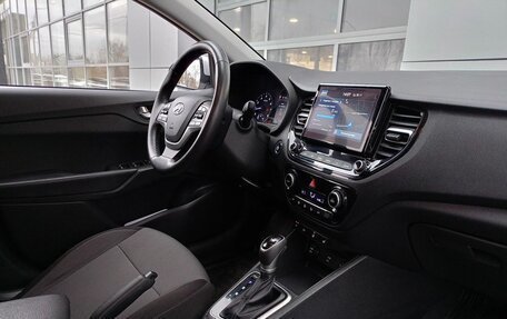 Hyundai Solaris II рестайлинг, 2021 год, 1 745 000 рублей, 6 фотография