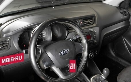 KIA Rio III рестайлинг, 2013 год, 700 000 рублей, 3 фотография
