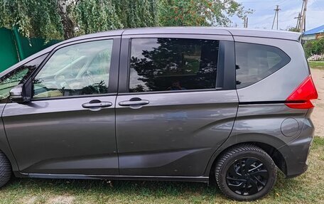 Honda Freed II, 2017 год, 1 200 000 рублей, 4 фотография