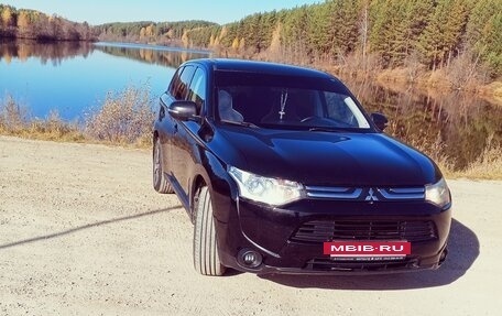 Mitsubishi Outlander III рестайлинг 3, 2012 год, 1 350 000 рублей, 3 фотография