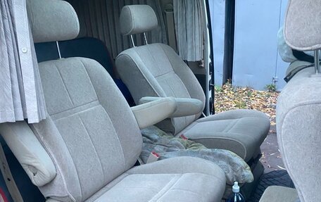 Toyota Grand HiAce I, 2001 год, 1 000 000 рублей, 12 фотография