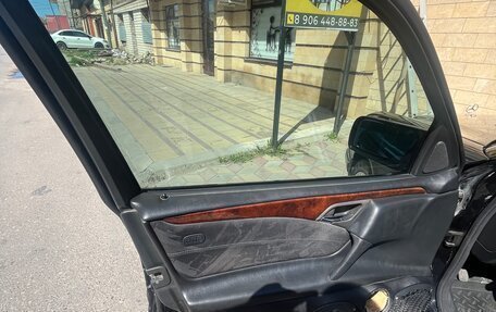 Mercedes-Benz E-Класс, 1999 год, 450 000 рублей, 8 фотография