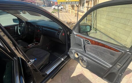 Mercedes-Benz E-Класс, 1999 год, 450 000 рублей, 10 фотография