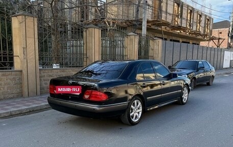 Mercedes-Benz E-Класс, 1999 год, 450 000 рублей, 3 фотография