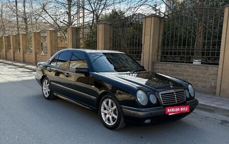 Mercedes-Benz E-Класс, 1999 год, 450 000 рублей, 4 фотография