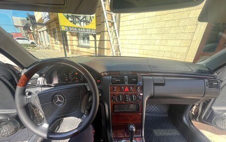 Mercedes-Benz E-Класс, 1999 год, 450 000 рублей, 21 фотография