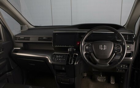 Honda Stepwgn IV, 2018 год, 2 470 000 рублей, 6 фотография