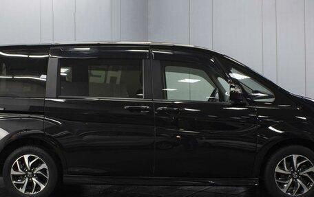 Honda Stepwgn IV, 2018 год, 2 470 000 рублей, 5 фотография