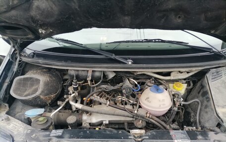 Volkswagen Multivan T4, 2001 год, 1 350 000 рублей, 15 фотография