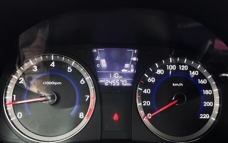 Hyundai Solaris II рестайлинг, 2011 год, 630 000 рублей, 7 фотография