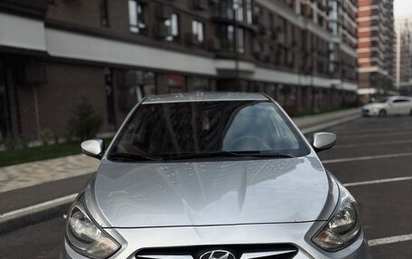 Hyundai Solaris II рестайлинг, 2011 год, 630 000 рублей, 2 фотография