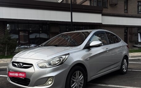 Hyundai Solaris II рестайлинг, 2011 год, 630 000 рублей, 3 фотография