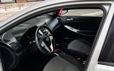 Hyundai Solaris II рестайлинг, 2011 год, 630 000 рублей, 8 фотография