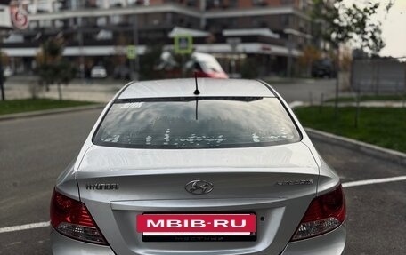 Hyundai Solaris II рестайлинг, 2011 год, 630 000 рублей, 4 фотография