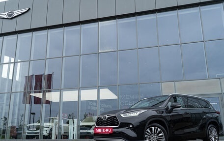 Toyota Highlander, 2024 год, 6 590 000 рублей, 2 фотография