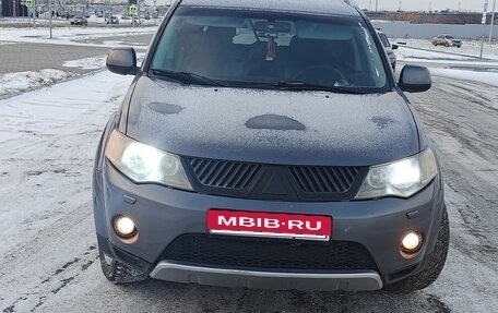 Mitsubishi Outlander III рестайлинг 3, 2007 год, 950 000 рублей, 2 фотография
