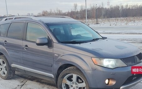 Mitsubishi Outlander III рестайлинг 3, 2007 год, 950 000 рублей, 3 фотография