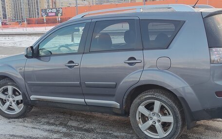 Mitsubishi Outlander III рестайлинг 3, 2007 год, 950 000 рублей, 8 фотография