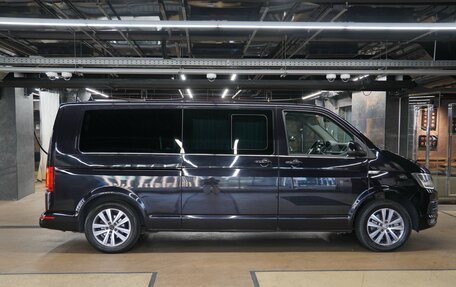 Volkswagen Multivan T6 рестайлинг, 2015 год, 7 900 000 рублей, 4 фотография
