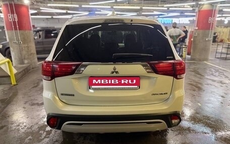 Mitsubishi Outlander III рестайлинг 3, 2019 год, 1 970 000 рублей, 3 фотография