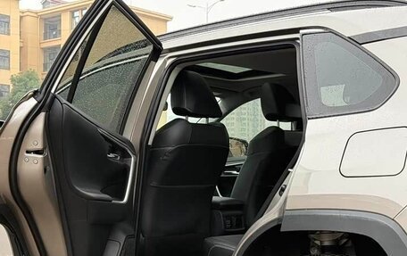 Toyota RAV4, 2022 год, 2 577 432 рублей, 4 фотография