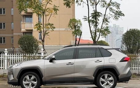 Toyota RAV4, 2022 год, 2 577 432 рублей, 3 фотография