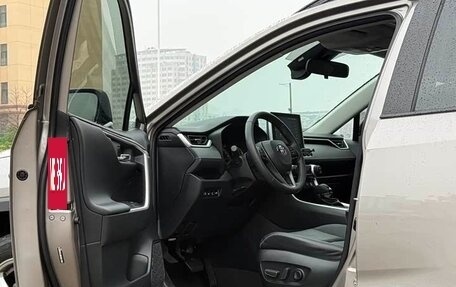 Toyota RAV4, 2022 год, 2 577 432 рублей, 5 фотография