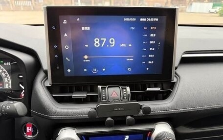 Toyota RAV4, 2022 год, 2 577 432 рублей, 13 фотография