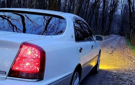 Toyota Crown Majesta, 2001 год, 1 670 000 рублей, 2 фотография