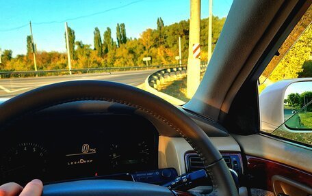 Toyota Crown Majesta, 2001 год, 1 670 000 рублей, 4 фотография