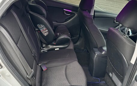 Hyundai Elantra V, 2012 год, 750 000 рублей, 9 фотография