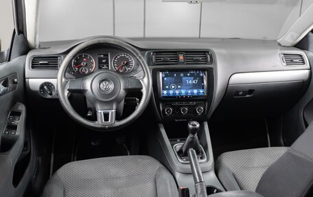 Volkswagen Jetta VI, 2011 год, 744 000 рублей, 6 фотография