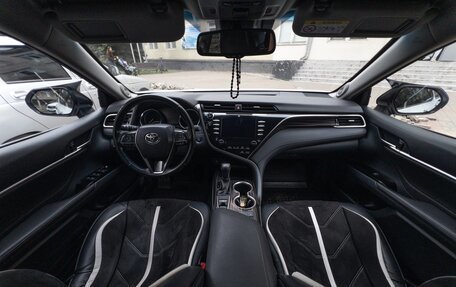 Toyota Camry, 2019 год, 3 000 000 рублей, 12 фотография