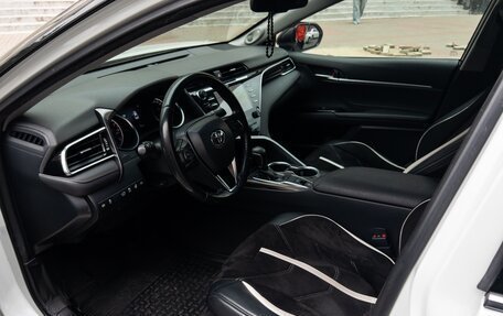 Toyota Camry, 2019 год, 3 000 000 рублей, 17 фотография