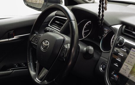 Toyota Camry, 2019 год, 3 000 000 рублей, 23 фотография