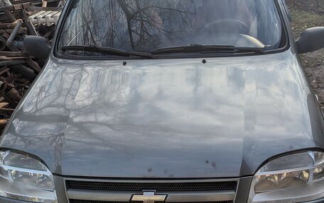 Chevrolet Niva I рестайлинг, 2004 год, 270 000 рублей, 1 фотография