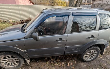 Chevrolet Niva I рестайлинг, 2004 год, 270 000 рублей, 2 фотография