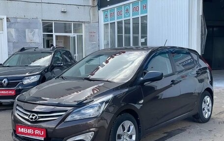 Hyundai Solaris II рестайлинг, 2015 год, 755 000 рублей, 1 фотография