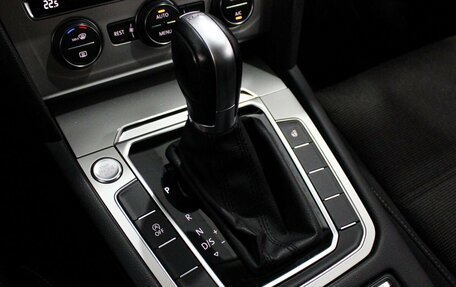 Volkswagen Passat B8 рестайлинг, 2018 год, 1 949 000 рублей, 10 фотография