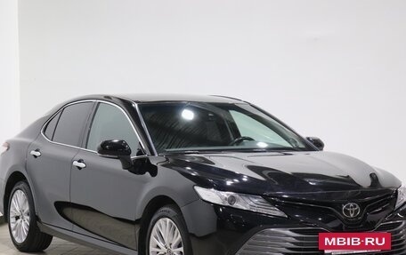 Toyota Camry, 2018 год, 2 390 000 рублей, 3 фотография