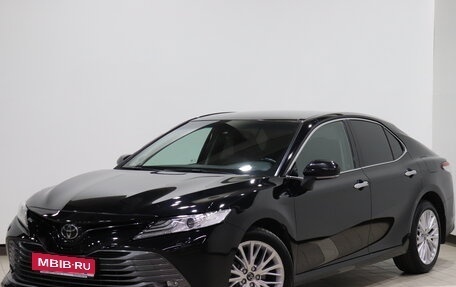 Toyota Camry, 2018 год, 2 390 000 рублей, 1 фотография