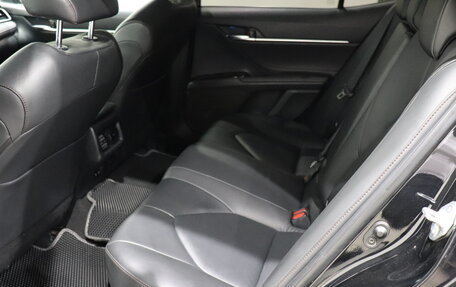 Toyota Camry, 2018 год, 2 390 000 рублей, 18 фотография