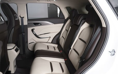 FAW Bestune T77, 2023 год, 2 130 000 рублей, 9 фотография