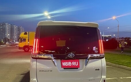 Toyota Esquire I, 2017 год, 2 330 000 рублей, 5 фотография