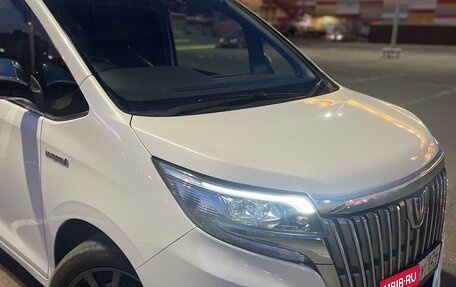 Toyota Esquire I, 2017 год, 2 330 000 рублей, 11 фотография