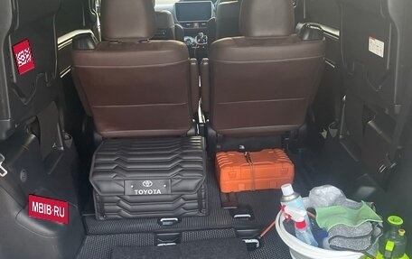 Toyota Esquire I, 2017 год, 2 330 000 рублей, 24 фотография