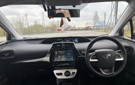Toyota Prius IV XW50, 2016 год, 5 фотография