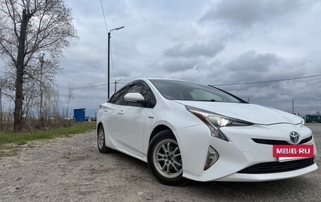 Toyota Prius IV XW50, 2016 год, 13 фотография