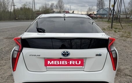 Toyota Prius IV XW50, 2016 год, 10 фотография