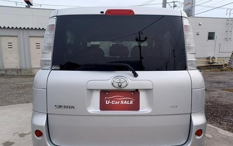 Toyota Sienta I, 2014 год, 745 000 рублей, 13 фотография